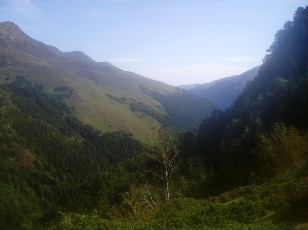 Montagnes aux alentours du lac